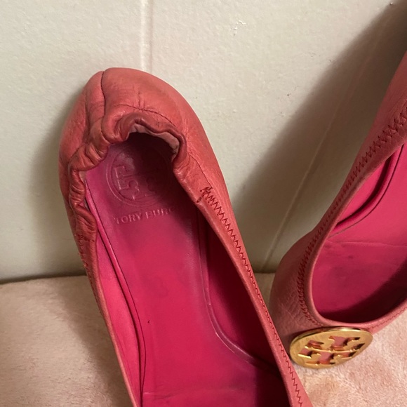 Tory Burch Pink Leather Minnie Flats - Picture 2 of 7